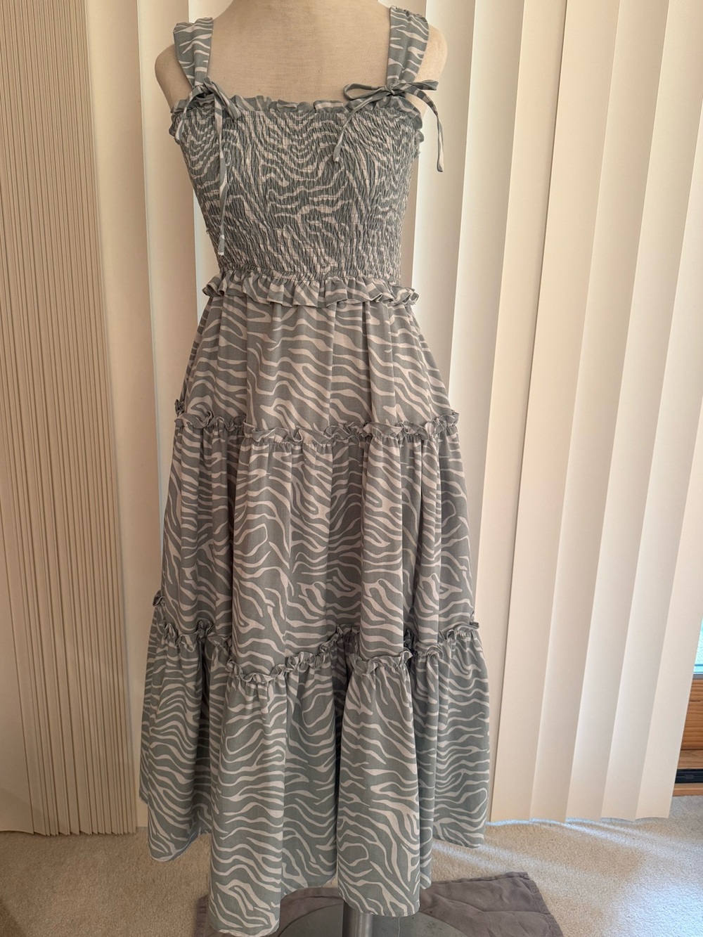Jacquie The Label Sage Green White Zebra Print Tiered Midi Dress – Size S
